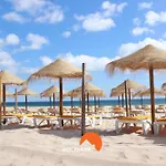 #252 Great Location Апартаменты *
