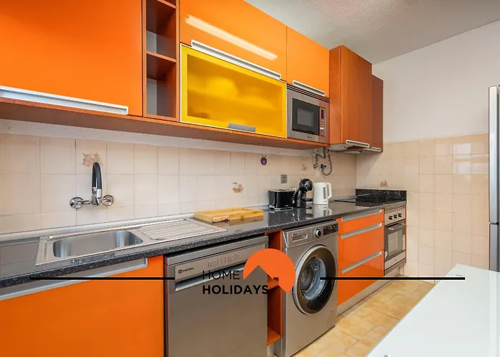 #252 Great Location Apartment